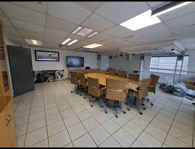 4,000M² WAREHOUSE FOR SALE IN ANDERBOLT
